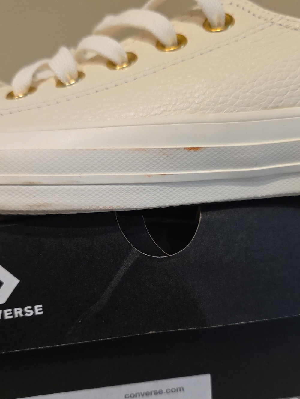 Converse Cream and White Low Top Chuck Taylor Sneakers 6.5 Womens Leather - Picture 6 of 8